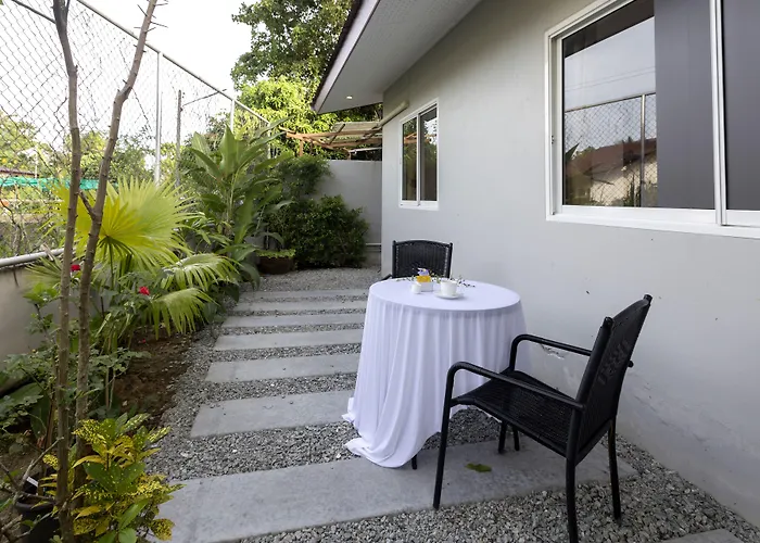 The Lantern Hostel And Spa Chalong